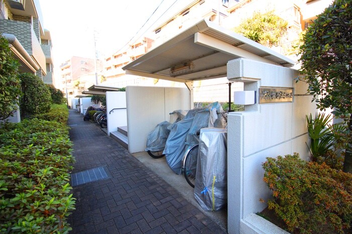 物件外観写真5　(駐輪場)