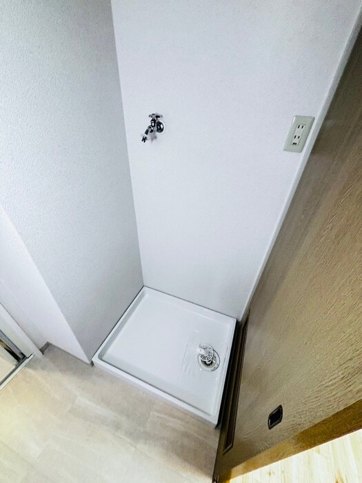 物件内観写真12　(洗濯機置場)