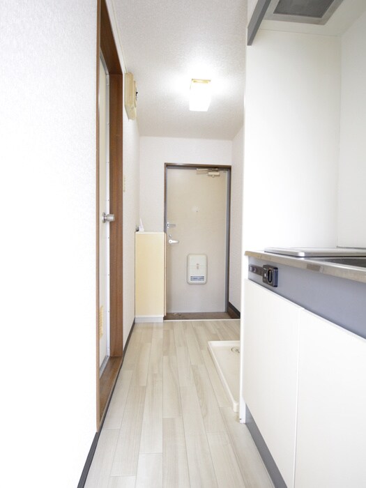 物件内観写真10　(玄関)