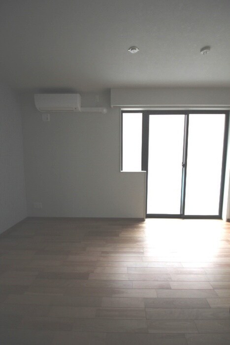 物件内観写真9　(室内からの展望)