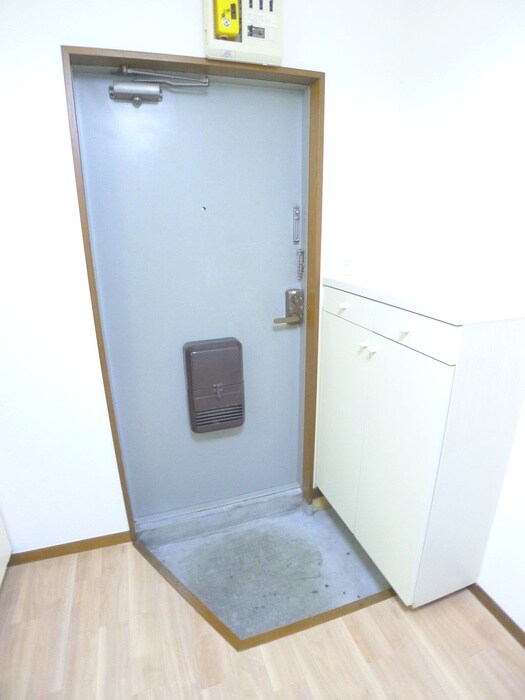 物件内観写真14　(玄関)