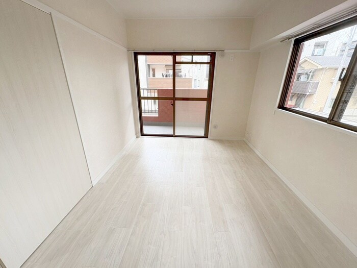 物件内観写真9　(居室)