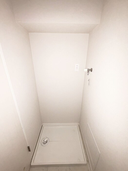 物件内観写真18　(洗濯機置場)