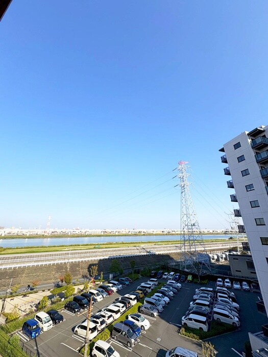 物件内観写真22　(室内からの展望)