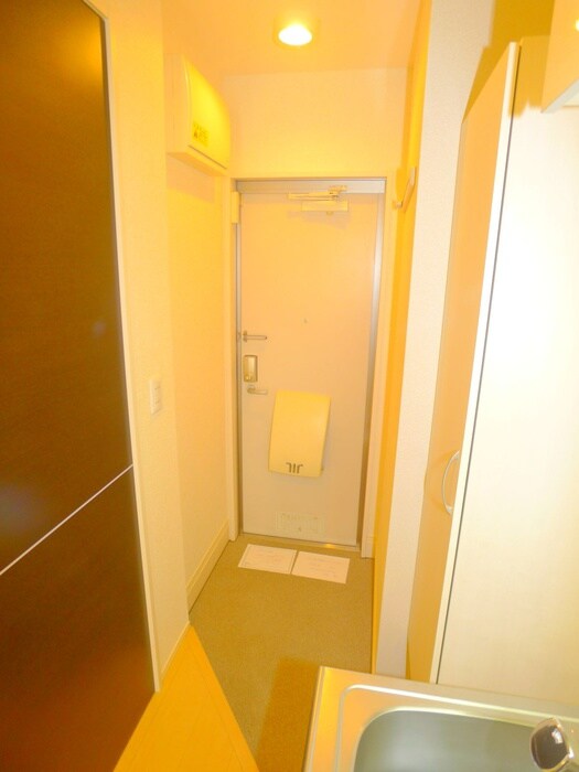 物件内観写真16　(玄関)