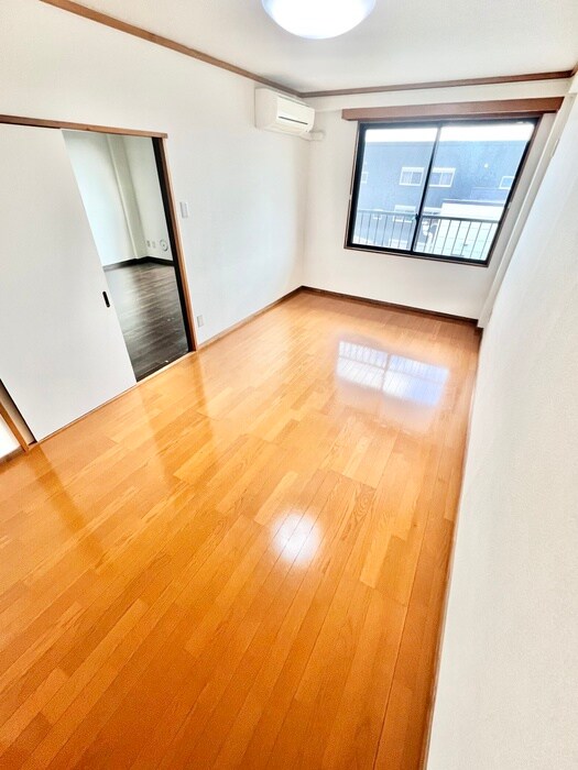 物件内観写真8　(居室)