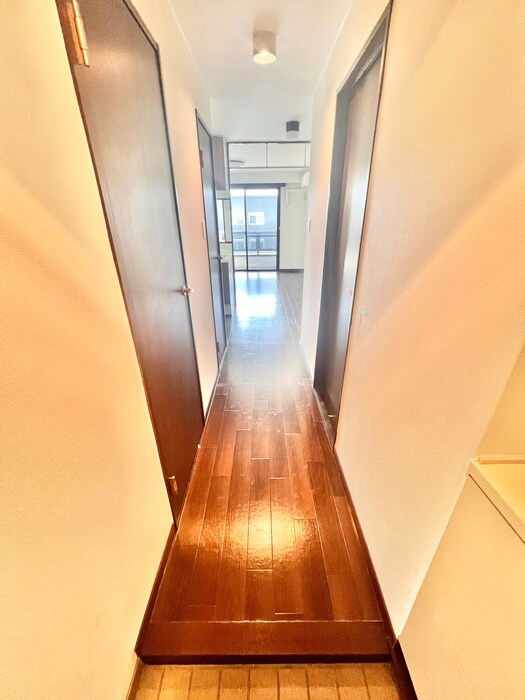 物件内観写真16　(廊下)