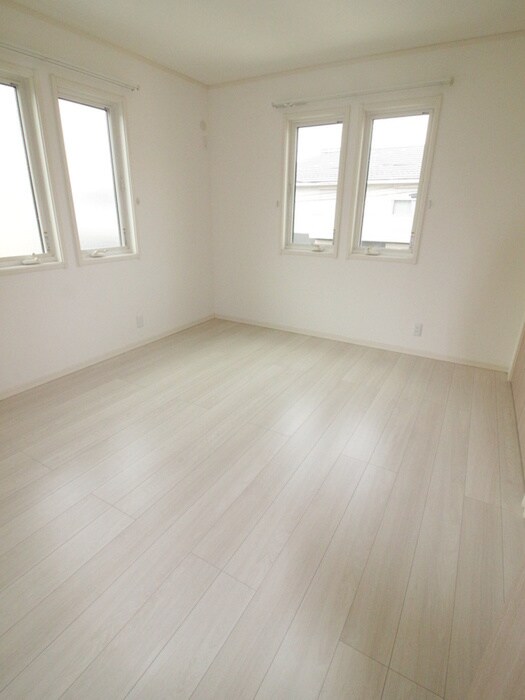 物件内観写真4　(居室)