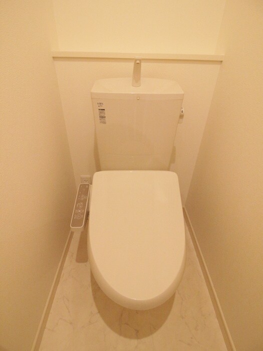 物件内観写真8　(トイレ)