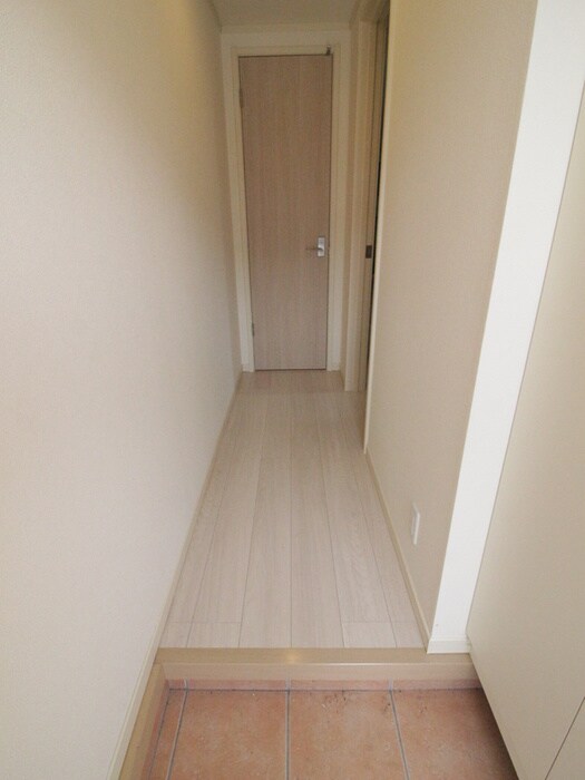物件内観写真9　(玄関)