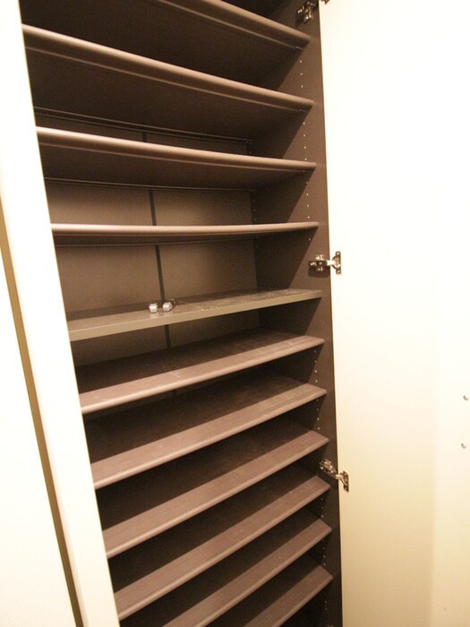 物件内観写真11　(収納)