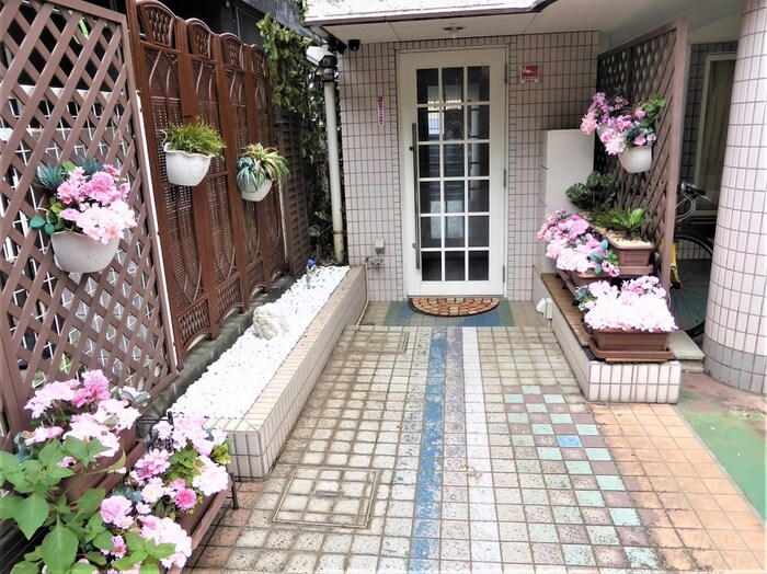 物件外観写真5　(エントランス部分)