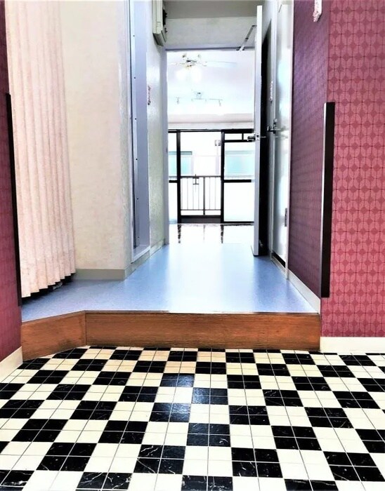 物件内観写真12　(玄関)