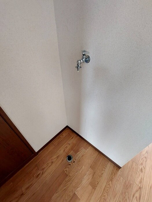 物件内観写真12　(洗濯機置場)