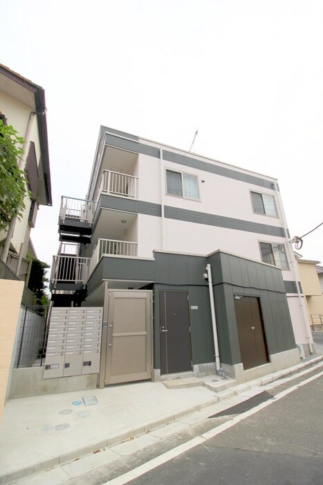 物件外観写真4　(エントランス部分)