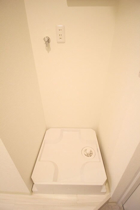 物件内観写真18　(洗濯機置場)