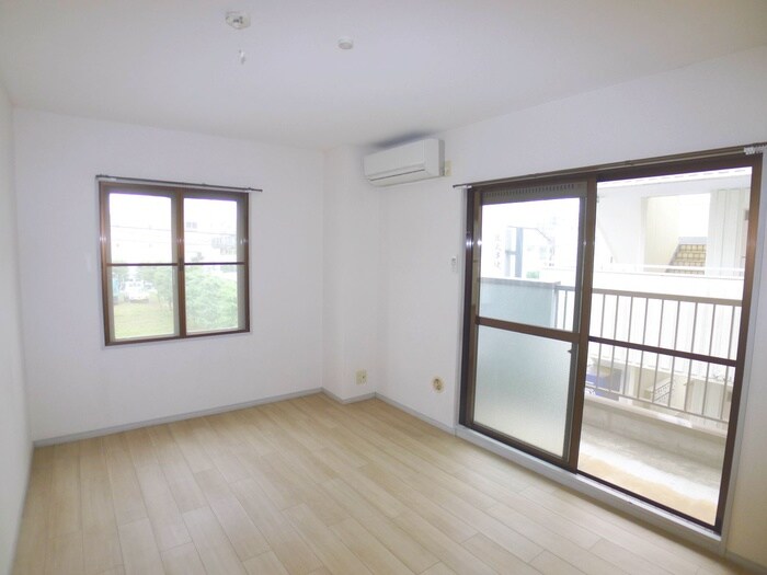 物件内観写真10　(居室)