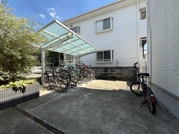 物件外観写真5　(駐輪場)