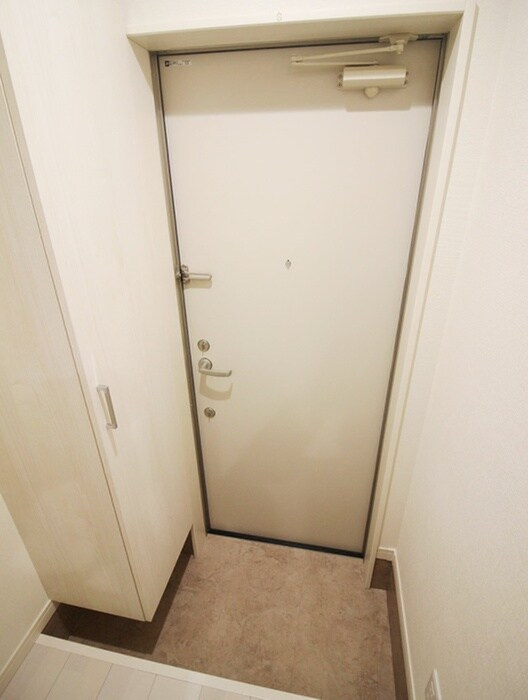 物件内観写真17　(玄関)