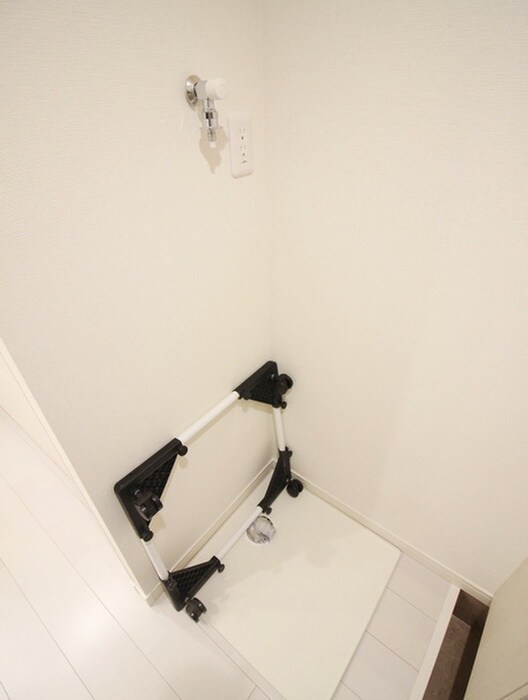 物件内観写真18　(洗濯機置場)