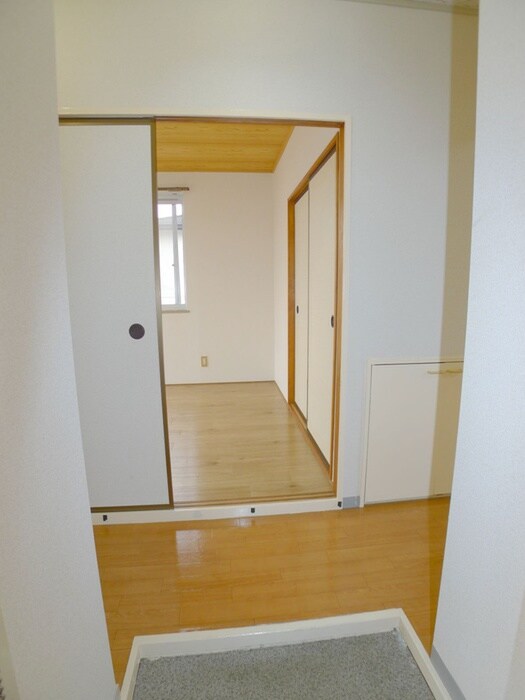 物件内観写真14　(廊下)