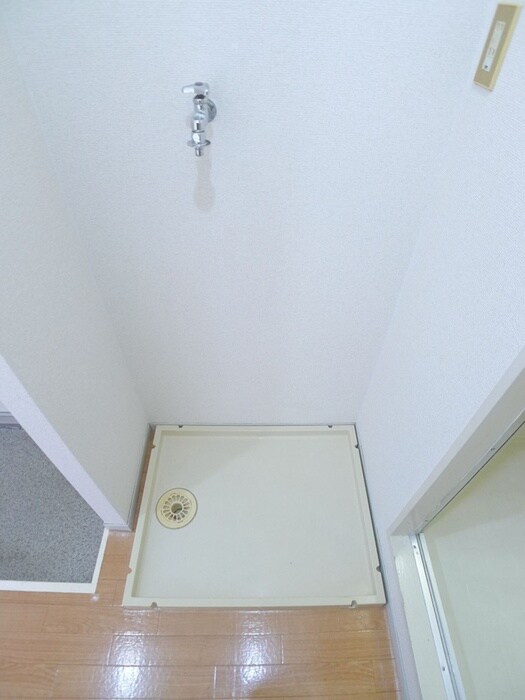 物件内観写真15　(洗濯機置場)