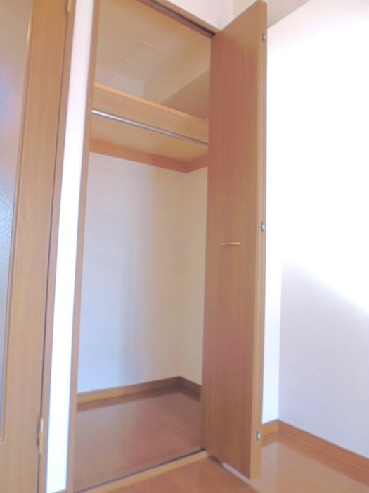 物件内観写真6　(収納)