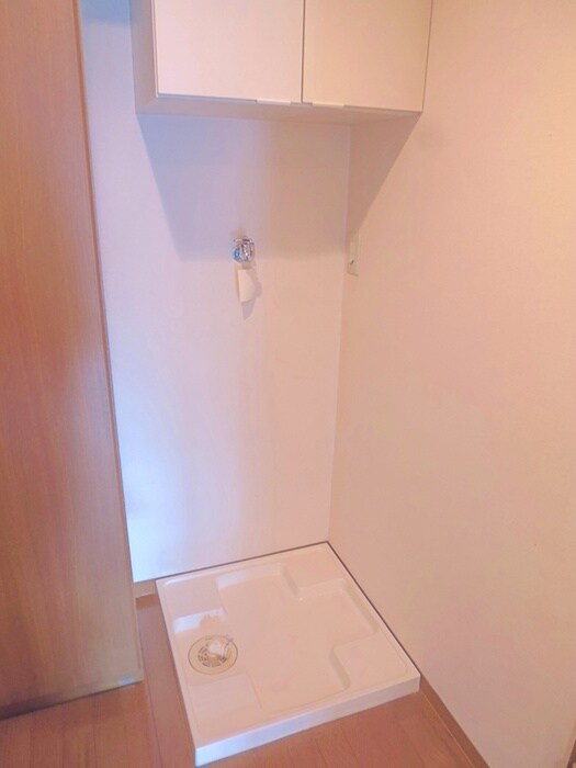 物件内観写真9　(洗濯機置場)