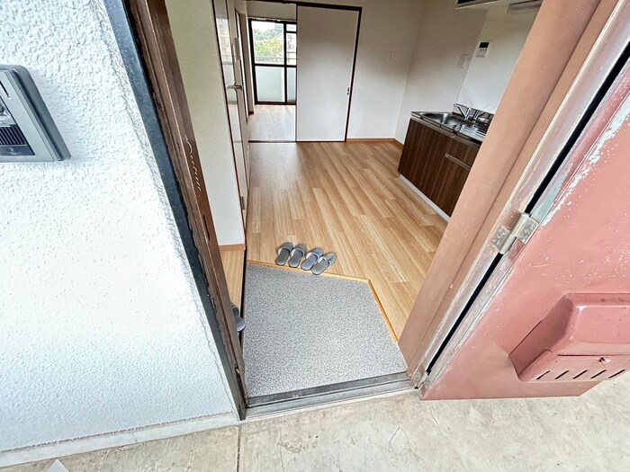 物件内観写真7　(玄関)