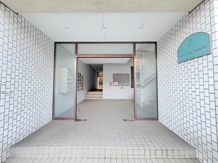 物件外観写真4　(エントランス部分)