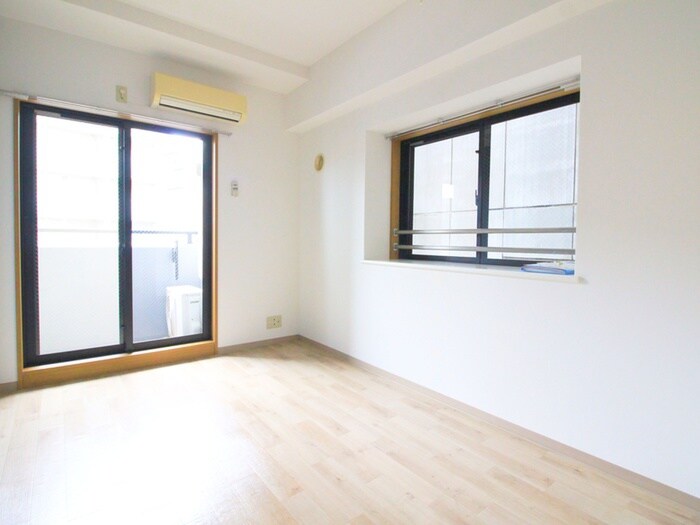 物件内観写真11　(室内からの展望)