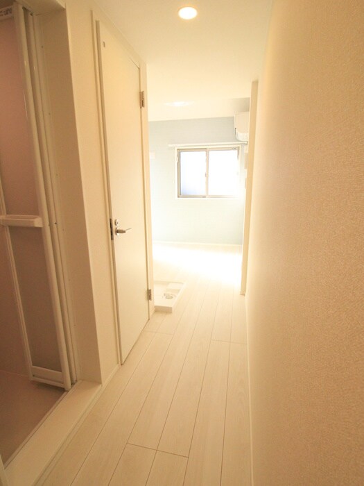 物件内観写真10　(廊下)