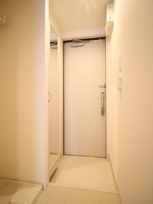 物件内観写真18　(玄関)