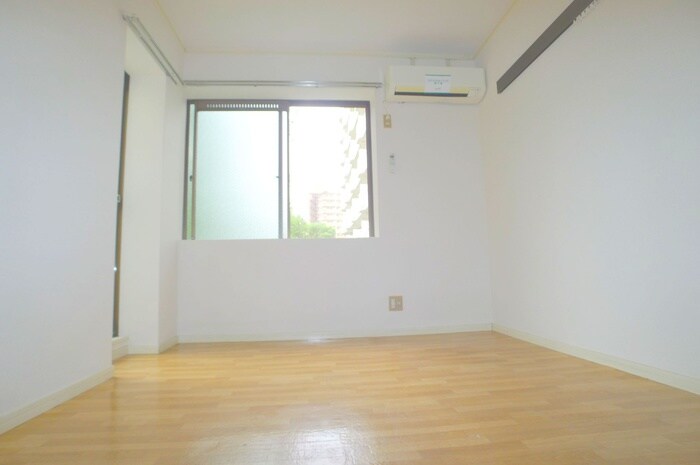 物件内観写真10　(室内からの展望)