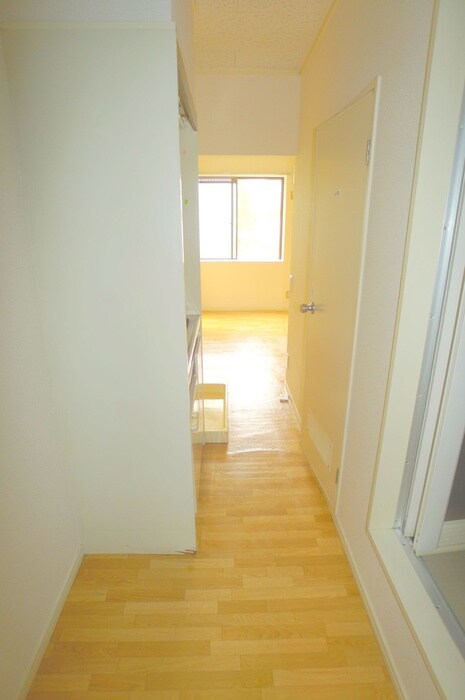 物件内観写真11　(廊下)