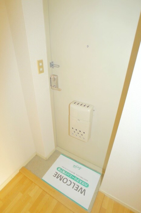 物件内観写真15　(玄関)