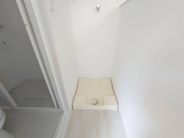 物件内観写真15　(洗濯機置場)