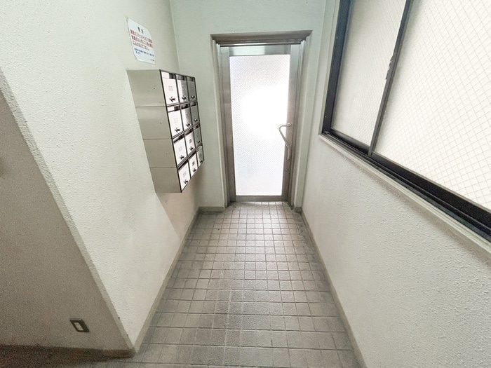 物件外観写真4　(エントランス部分)