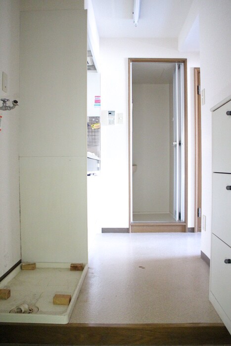 物件内観写真10　(玄関)