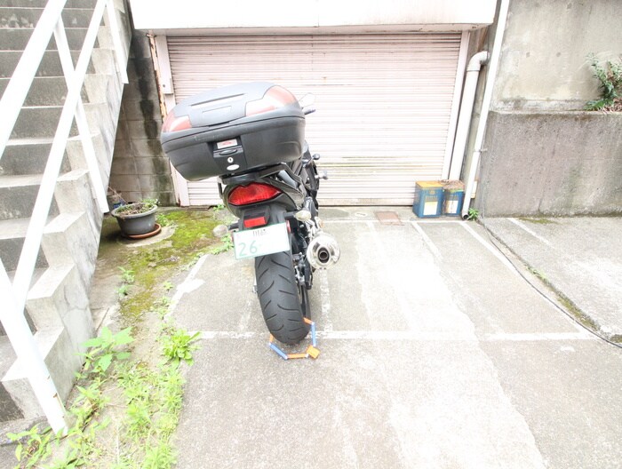 物件外観写真2　(駐輪場)