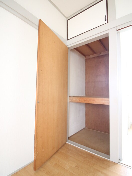 物件内観写真12　(収納)