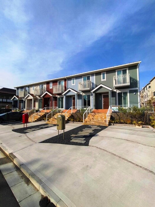 物件外観写真4　(駐車場)