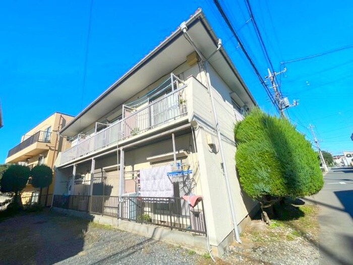 物件外観写真4　(エントランス部分)