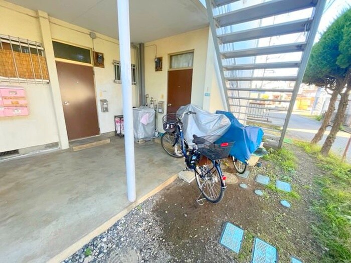 物件外観写真6　(駐輪場)