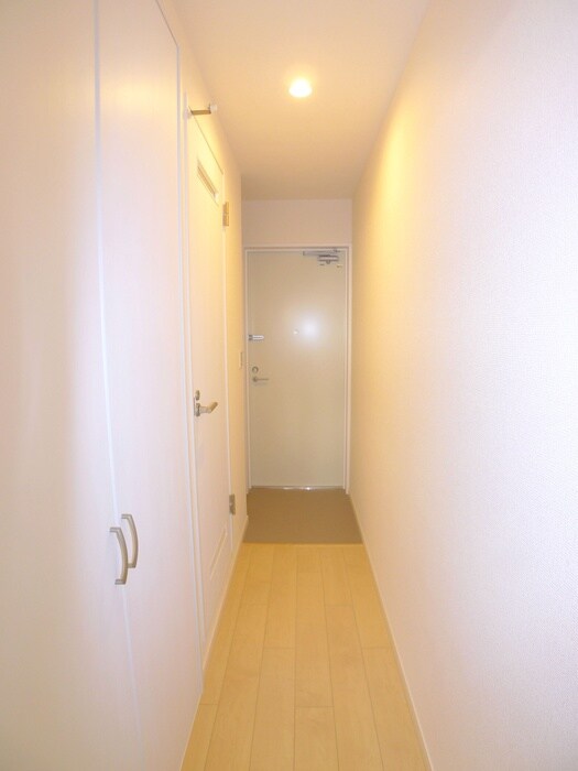 物件内観写真18　(廊下)