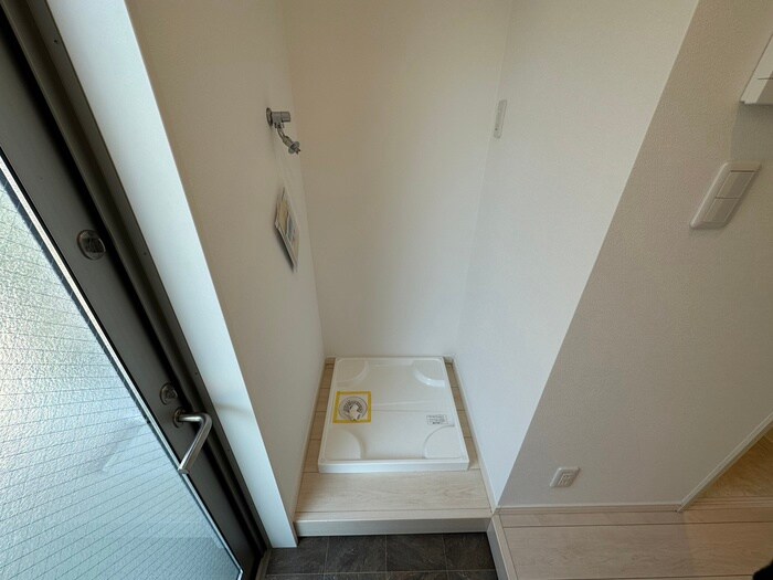 物件内観写真12　(洗濯機置場)