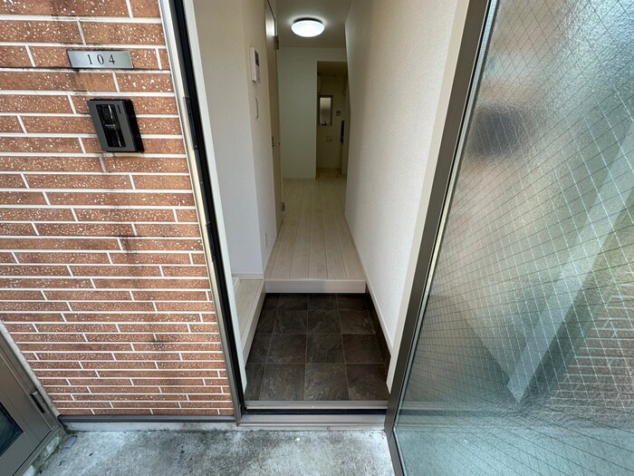 物件内観写真16　(玄関)