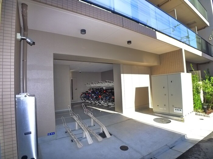 物件外観写真3　(駐輪場)