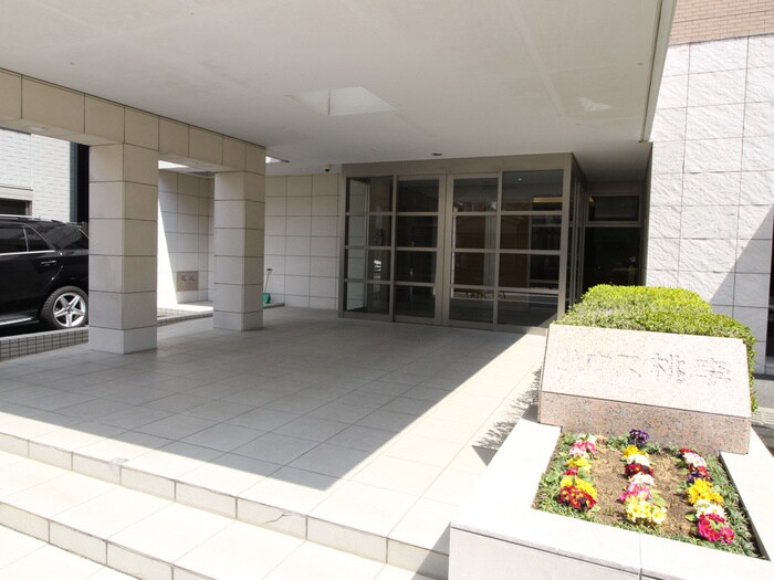 物件外観写真6　(エントランス部分)