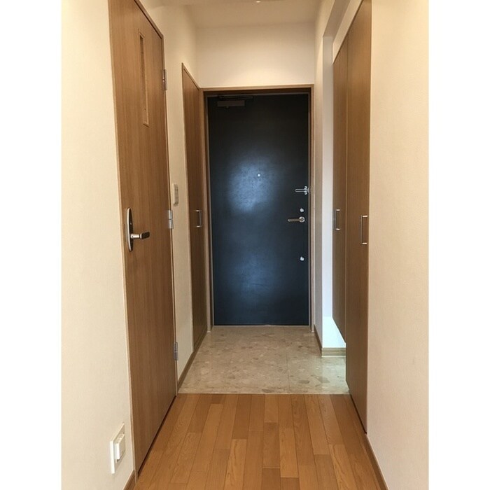 物件内観写真12　(玄関)